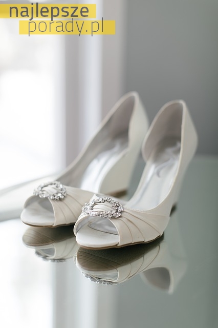 Jak wybrać wygodne i efektowne buty do ślubu?