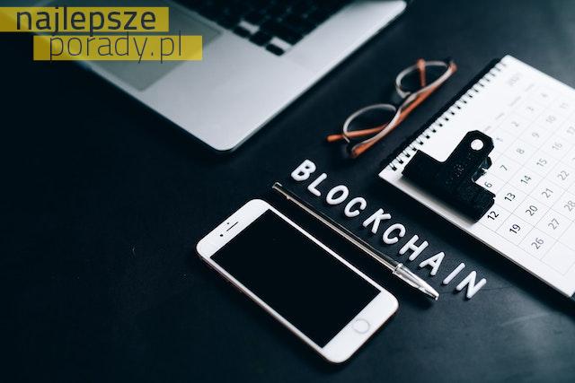 Czym jest technologia blockchain i jak wpływa na finanse i sektor bankowy?