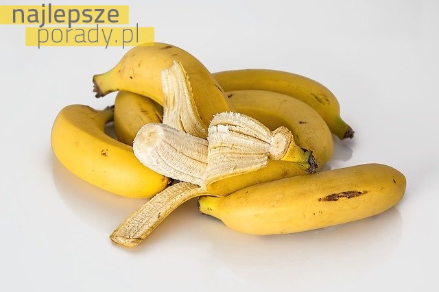 Jak zrobić nawóz ze skórki banana?