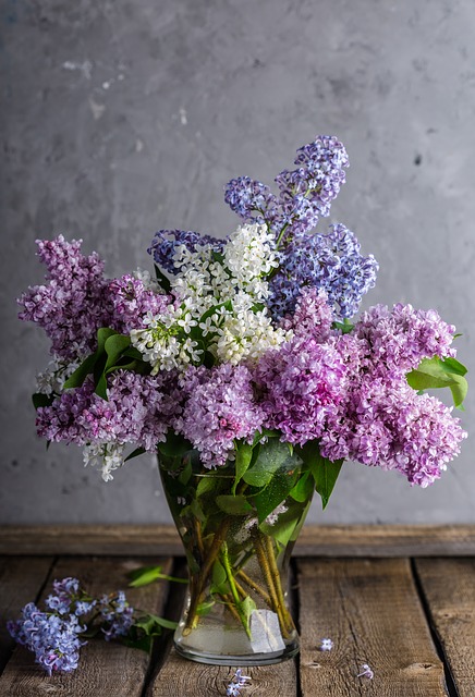 Co zrobić, aby bukiet kwiatów ciętych stał dłużej w wazonie?